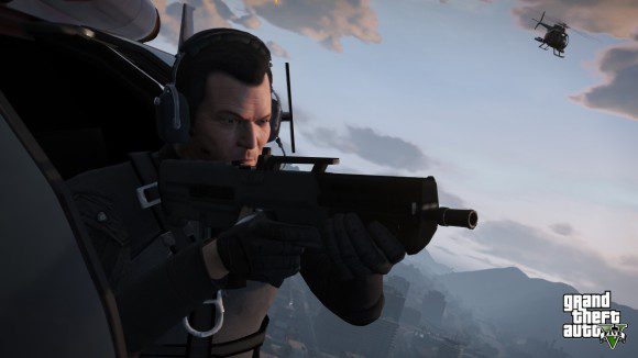 Michael mira com fuzil a bordo de helicóptero no GTA V